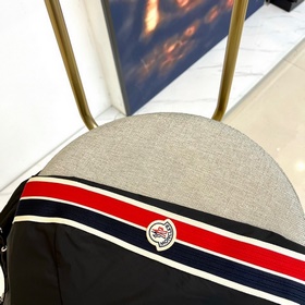 Куртка с капюшоном Moncler Cler из кол