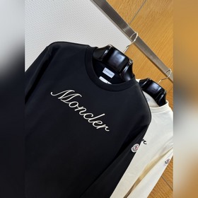 Толстовка Moncler с капюшоном и вышиты