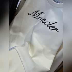 Толстовка Moncler с капюшоном и вышиты