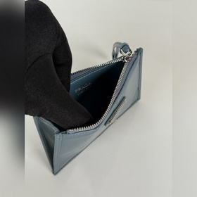 Кожаный держатель для карт PRADA с мас