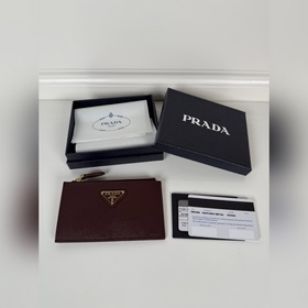 Кожаный держатель для карт PRADA бордо