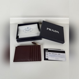 Кожаный держатель для карт PRADA бордо
