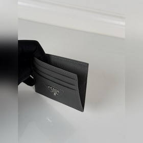 Мужской компактный кошелек PRADA из ко