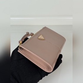 Универсальный небольшой кошелек PRADA 
