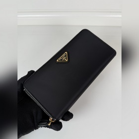 PRADA Нейлоновая ткань + кожа бычка, к