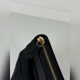PRADA Нейлоновая ткань + кожа бычка, к