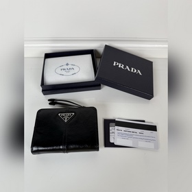 Кошелек PRADA из черной телячьей кожи