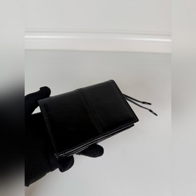 Короткий кошелек PRADA с застежкой-кно