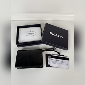 Короткий кошелек PRADA с застежкой-кно