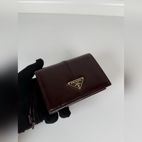 Короткий кошелек PRADA с застежкой-кно