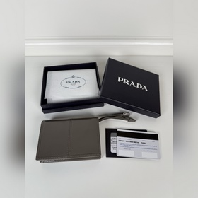 Короткий кошелек PRADA с застежкой-кно