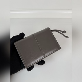 Короткий кошелек PRADA с застежкой-кно