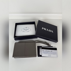 Короткий кошелек PRADA с застежкой-кно