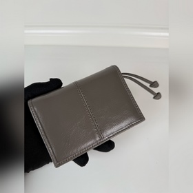 Короткий кошелек PRADA с застежкой-кно