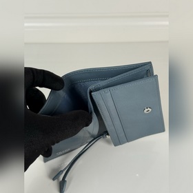 Короткий кошелек PRADA с застежкой-кно