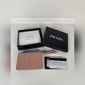 Короткий кошелек PRADA с застежкой-кно