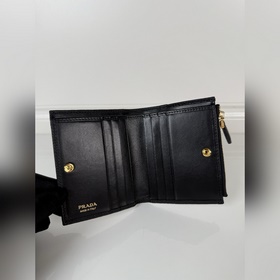 Универсальный короткий кошелек PRADA, 