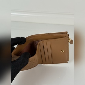 Универсальный короткий кошелек PRADA, 