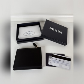 Универсальный компактный кошелек PRADA
