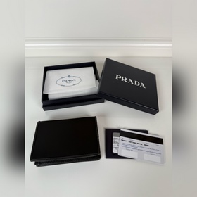 Короткий кошелек PRADA с застежкой-кно