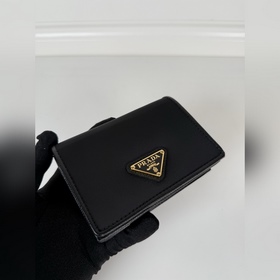 Короткий кошелек PRADA с застежкой-кно
