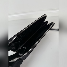 Мужской кошелек PRADA на молнии из чер