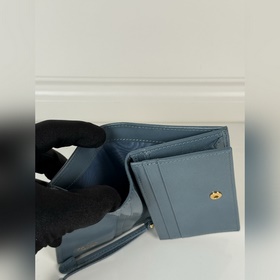 Короткий кошелек PRADA с застежкой-кно