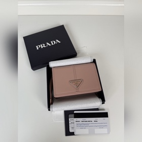 Короткий кошелек PRADA с застежкой-кно