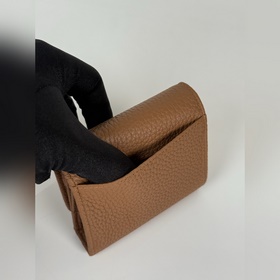 Женский короткий кожаный кошелек PRADA