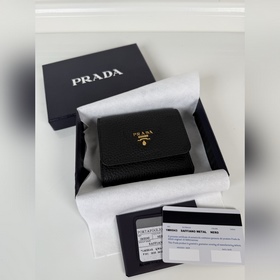 Женский короткий кожаный кошелек PRADA