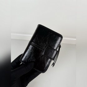 Короткий кожаный кошелек PRADA из черн