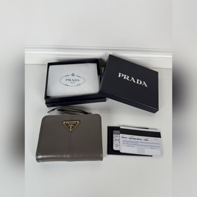 Кошелек PRADA из серой телячьей кожи с