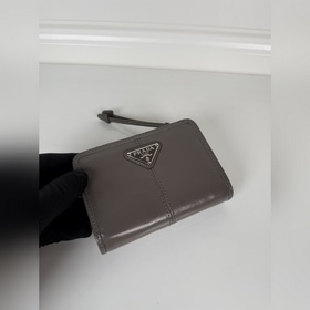 Кожаный кошелек PRADA из серой телячье