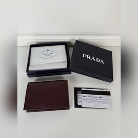 Короткий кошелек PRADA с застежкой-кно