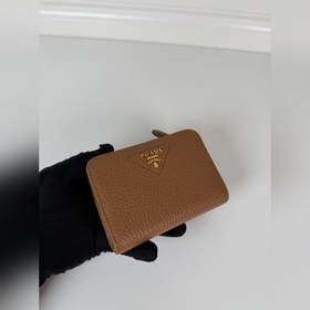 Женский короткий кожаный кошелек PRADA
