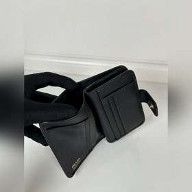 Женский кошелек PRADA с крестообразной