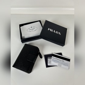 Женский кошелек PRADA с крестообразной