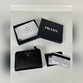 Женский кошелек PRADA с крестообразной