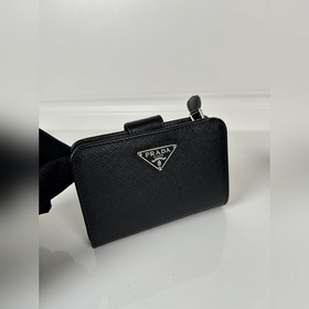 Женский кошелек PRADA с крестообразной