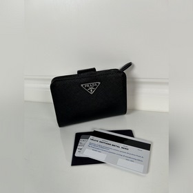 Женский кошелек PRADA с крестообразной