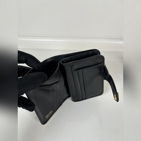 Женский короткий кожаный кошелек PRADA