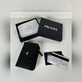 Женский кошелек PRADA с крестообразной