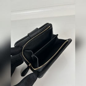Женский короткий кожаный кошелек PRADA