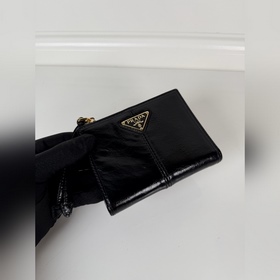 Универсальный короткий кошелек PRADA,