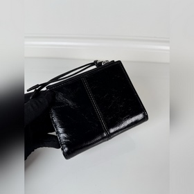 Универсальный компактный кошелек PRADA
