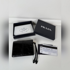 Женский кошелек PRADA с двумя складкам
