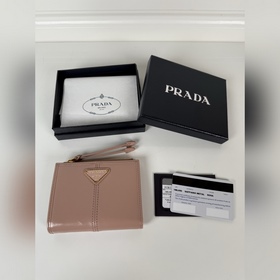 Универсальный компактный кошелек PRADA