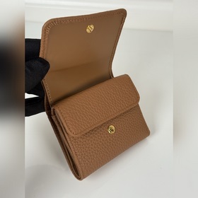 Женский короткий кожаный кошелек PRADA