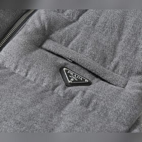 Пуховая жилетка PRADA с воротником-сто