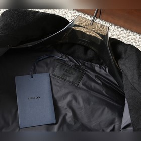 Пуховик PRADA с воротником-стойкой из